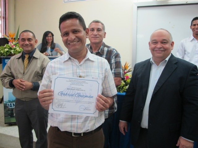 Gabriel Guzmán (10 años de servicio)  